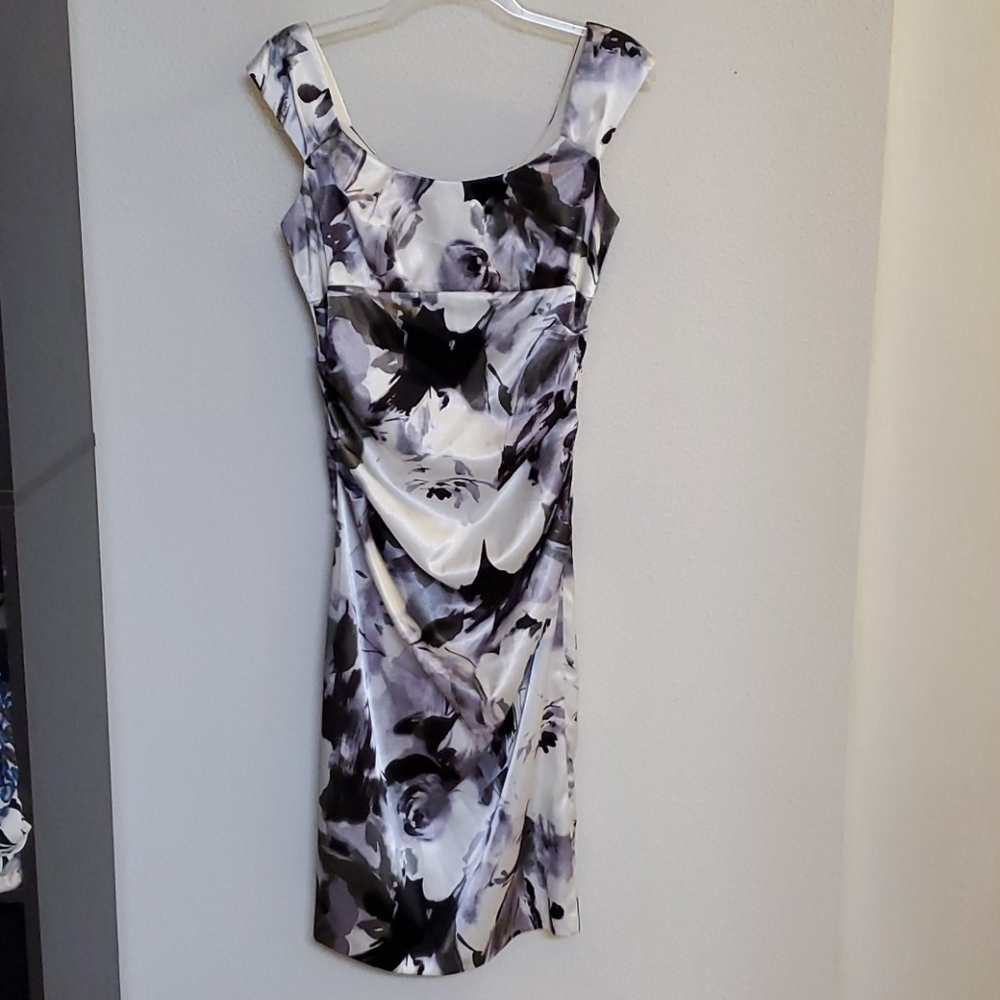 Sleeveless dress